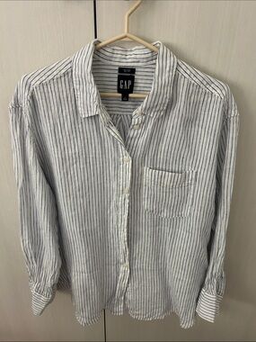 Women’s Gap 100 % linen shirt